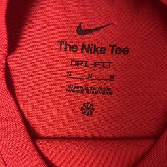 Red Nike DriFit Tshirt boys Med - Picture 2 of 3